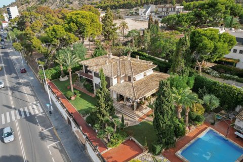 Villa for sale in Alicante, Spain 8 bedrooms, 473 sq.m. No. 154978 - photo 7