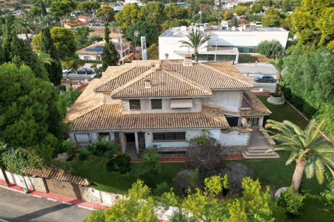Villa for sale in Alicante, Spain 8 bedrooms, 473 sq.m. No. 154978 - photo 25