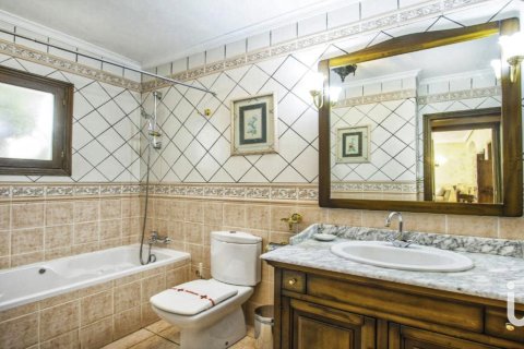 Dom w Calp, Alicante, Hiszpania 5 sypialni, 323 mkw. nr 153614 – zdjęcie 13