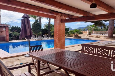 Dom w Calp, Alicante, Hiszpania 5 sypialni, 323 mkw. nr 153614 – zdjęcie 19