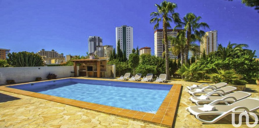 Dom w Calp, Alicante, Hiszpania 5 sypialni, 323 mkw. nr 153614