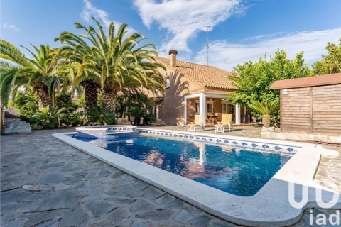 Сasa en venta en Tarragona, España 6 dormitorios, 520 m2 No. 153611 - foto 2