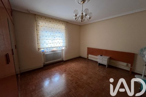Apartamento en venta en Ciudad Rodrigo, Salamanca, España 3 dormitorios, 100 m2 No. 185431 - foto 16