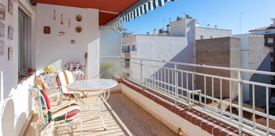 Apartment in Torrevieja, Alicante, Spain 3 bedrooms, 88 sq.m. No. 152082