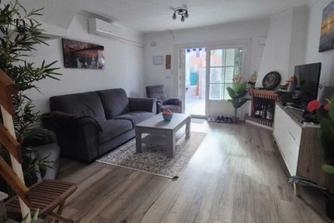 Villetta a schiera in vendita a La Rosaleda, Alicante, Spagna 3 camere da letto, 72 mq. N° 152077 - foto 2