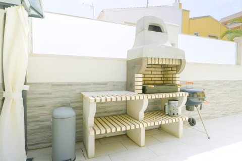 Townhouse for sale in Punta Prima, Alicante, Spain 4 bedrooms, 163 sq.m. No. 152078 - photo 3