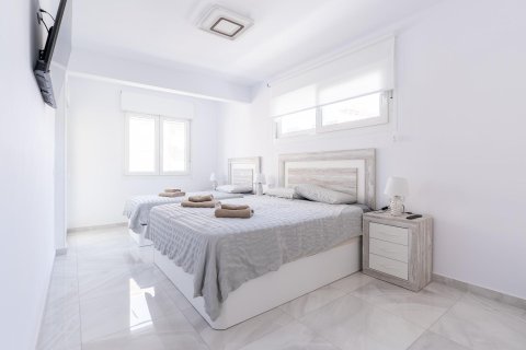 Townhouse for sale in Punta Prima, Alicante, Spain 4 bedrooms, 163 sq.m. No. 152078 - photo 23