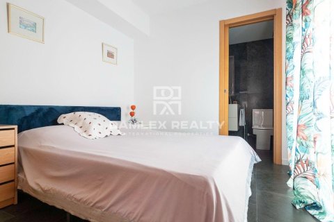 Takvåning till salu i Platja D'aro, Girona, Spanien 3 sovrum, 76 kvm. Nr. 177267 - foto 11