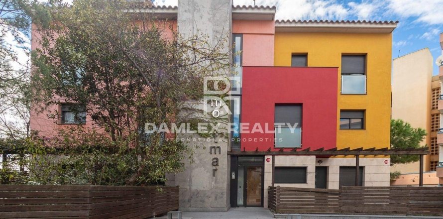 Takvåning i Platja D'aro, Girona, Spanien 3 sovrum, 76 kvm. Nr. 177267