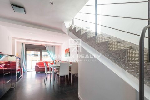 Takvåning till salu i Platja D'aro, Girona, Spanien 3 sovrum, 76 kvm. Nr. 177267 - foto 15