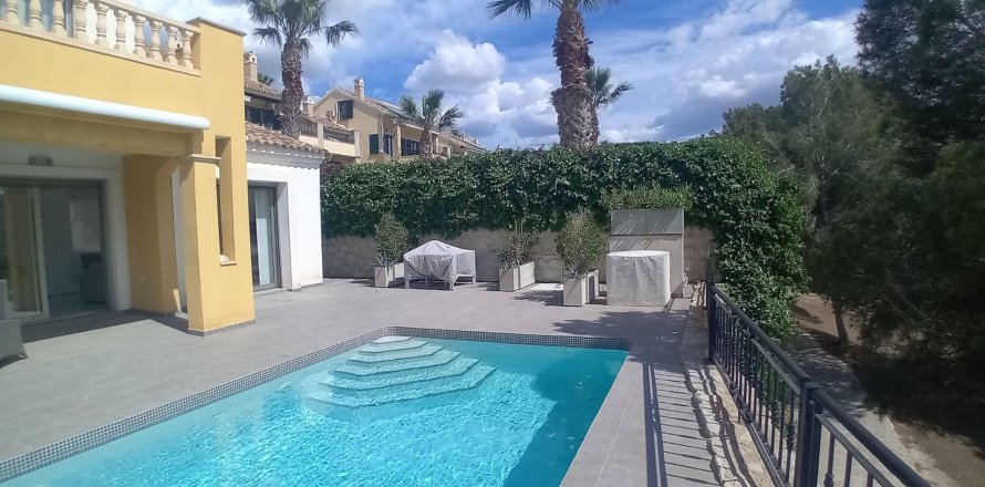 Villa Algorfa, Alicante, Spagna 4 camere da letto, 150 mq. N° 139824