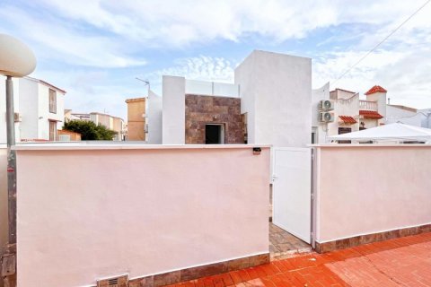 Radhus till salu Alicante, Spanien 2 sovrum, 85 kvm. Nr. 139821 - foto 17