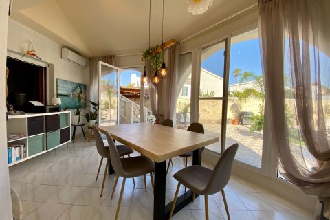 Villa for sale in Ciudad Quesada, Alicante, Spain 4 bedrooms, 250 sq.m. No. 137729 - photo 6