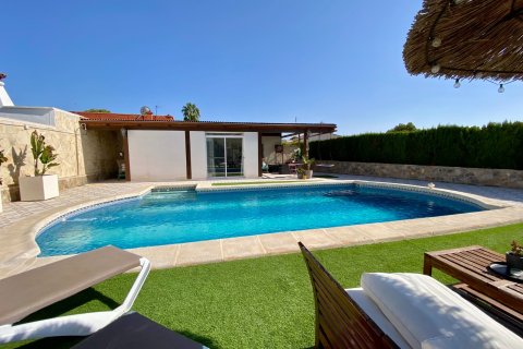 Villa for sale in Ciudad Quesada, Alicante, Spain 4 bedrooms, 250 sq.m. No. 137729 - photo 11