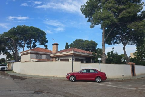 Villa en venta Dehesa De Campoamor, Alicante, España 7 dormitorios, 230 m2 No. 137728 - foto 3