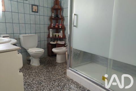 Villa till salu i Sant Vicenc Dels Horts, Barcelona, Spanien 3 sovrum, 238 kvm. Nr. 193459 - foto 13