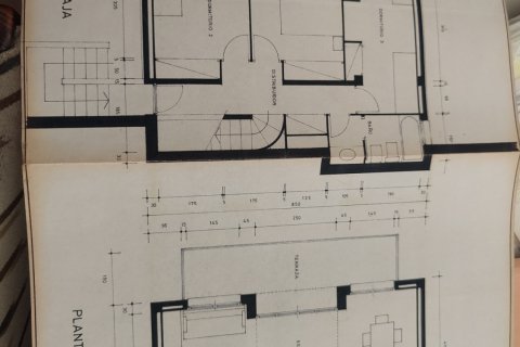 Villa till salu i Sant Vicenc Dels Horts, Barcelona, Spanien 3 sovrum, 238 kvm. Nr. 193459 - foto 28