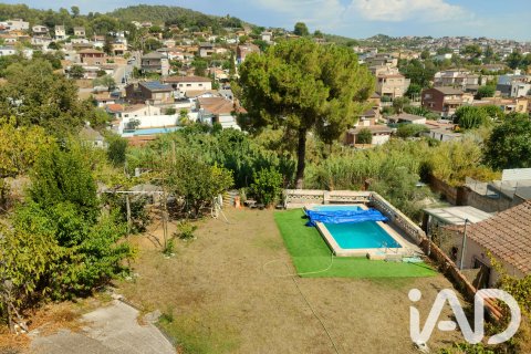 Villa till salu i Sant Vicenc Dels Horts, Barcelona, Spanien 3 sovrum, 238 kvm. Nr. 193459 - foto 21
