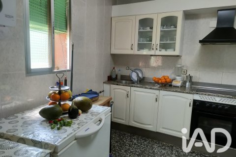 Villa till salu i Sant Vicenc Dels Horts, Barcelona, Spanien 3 sovrum, 238 kvm. Nr. 193459 - foto 8
