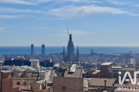 Ático en venta en Barcelona, España 2 dormitorios, 54 m2 No. 193461 - foto 2