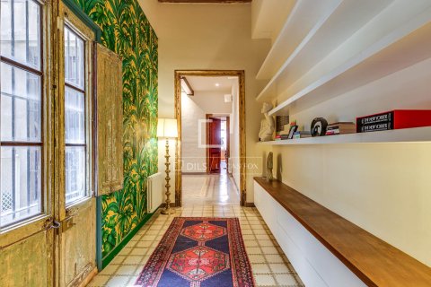 Huoneisto myytävänä Barcelona, Espanja, 7 makuuhuonetta, 389 m2 No. 192778 - kuva 14