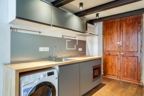 Huoneisto myytävänä Barcelona, Espanja, 7 makuuhuonetta, 389 m2 No. 192778 - kuva 7