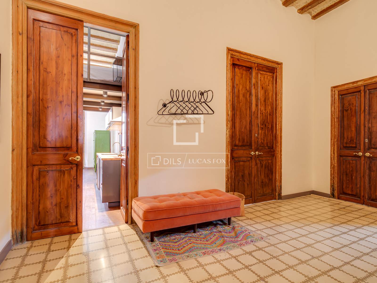 Huoneisto Barcelona, Espanja 7 makuuhuonetta, 389 m2 No. 192778