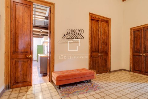 Huoneisto myytävänä Barcelona, Espanja, 7 makuuhuonetta, 389 m2 No. 192778 - kuva 3