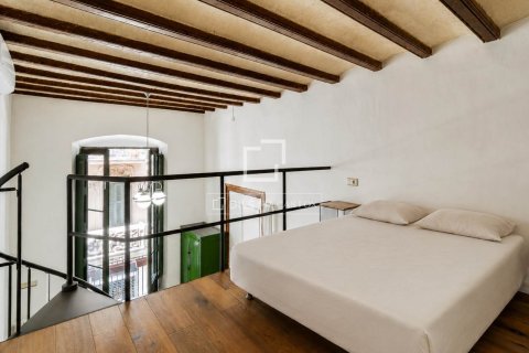 Huoneisto myytävänä Barcelona, Espanja, 7 makuuhuonetta, 389 m2 No. 192778 - kuva 11