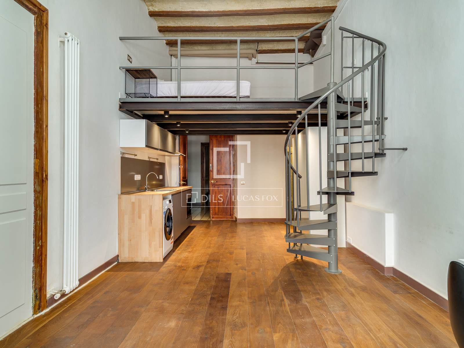 Huoneisto Barcelona, Espanja 7 makuuhuonetta, 389 m2 No. 192778