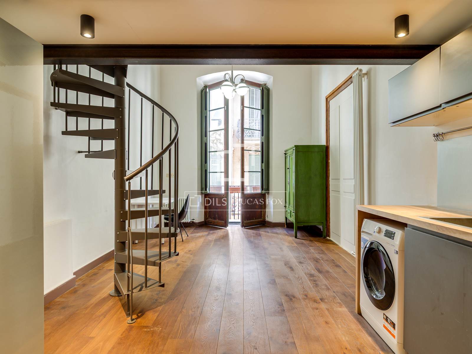 Huoneisto Barcelona, Espanja 7 makuuhuonetta, 389 m2 No. 192778