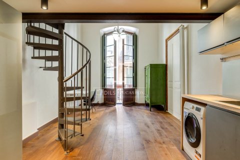 Huoneisto myytävänä Barcelona, Espanja, 7 makuuhuonetta, 389 m2 No. 192778 - kuva 5