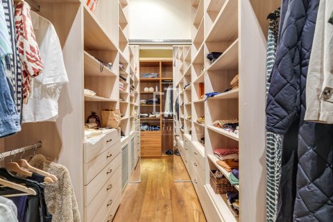 Huoneisto myytävänä Barcelona, Espanja, 7 makuuhuonetta, 389 m2 No. 192778 - kuva 23