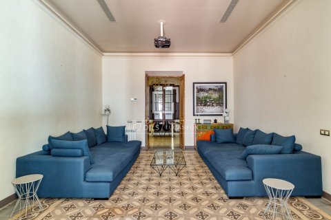 Huoneisto myytävänä Barcelona, Espanja, 7 makuuhuonetta, 389 m2 No. 192778 - kuva 28