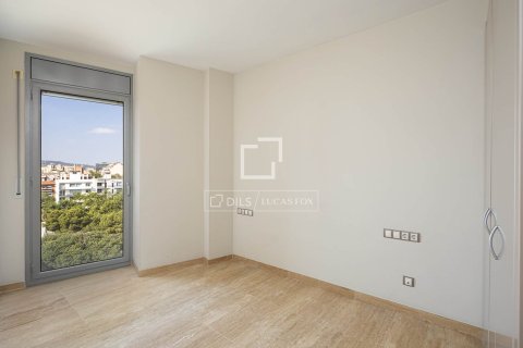 Takvåning till salu i Barcelona, Spanien 3 sovrum, 101 kvm. Nr. 192783 - foto 14