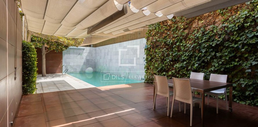 Villa en Barcelona, España 5 dormitorios, 306 m2 No. 192779