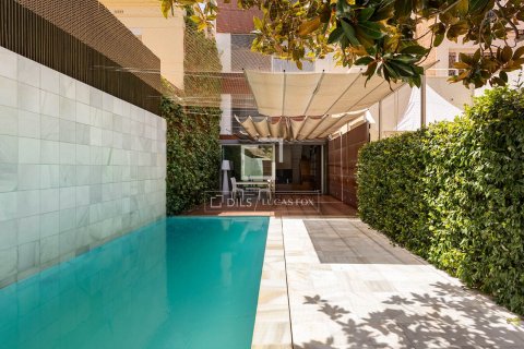 Villa en venta en Barcelona, España 5 dormitorios, 306 m2 No. 192779 - foto 4