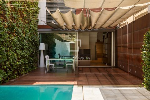 Villa en venta en Barcelona, España 5 dormitorios, 306 m2 No. 192779 - foto 5