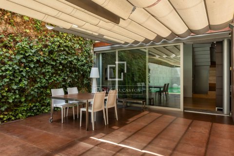 Villa en venta en Barcelona, España 5 dormitorios, 306 m2 No. 192779 - foto 6