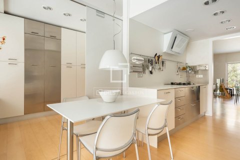 Villa en venta en Barcelona, España 5 dormitorios, 306 m2 No. 192779 - foto 22