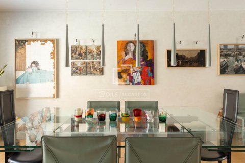 Villa en venta en Barcelona, España 5 dormitorios, 306 m2 No. 192779 - foto 18