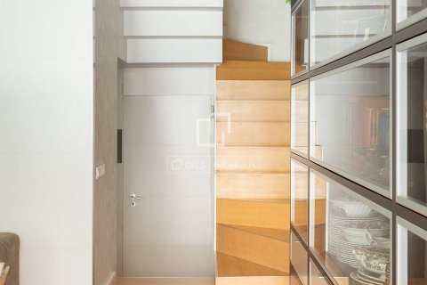 Villa en venta en Barcelona, España 5 dormitorios, 306 m2 No. 192779 - foto 14