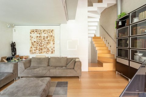 Villa en venta en Barcelona, España 5 dormitorios, 306 m2 No. 192779 - foto 11