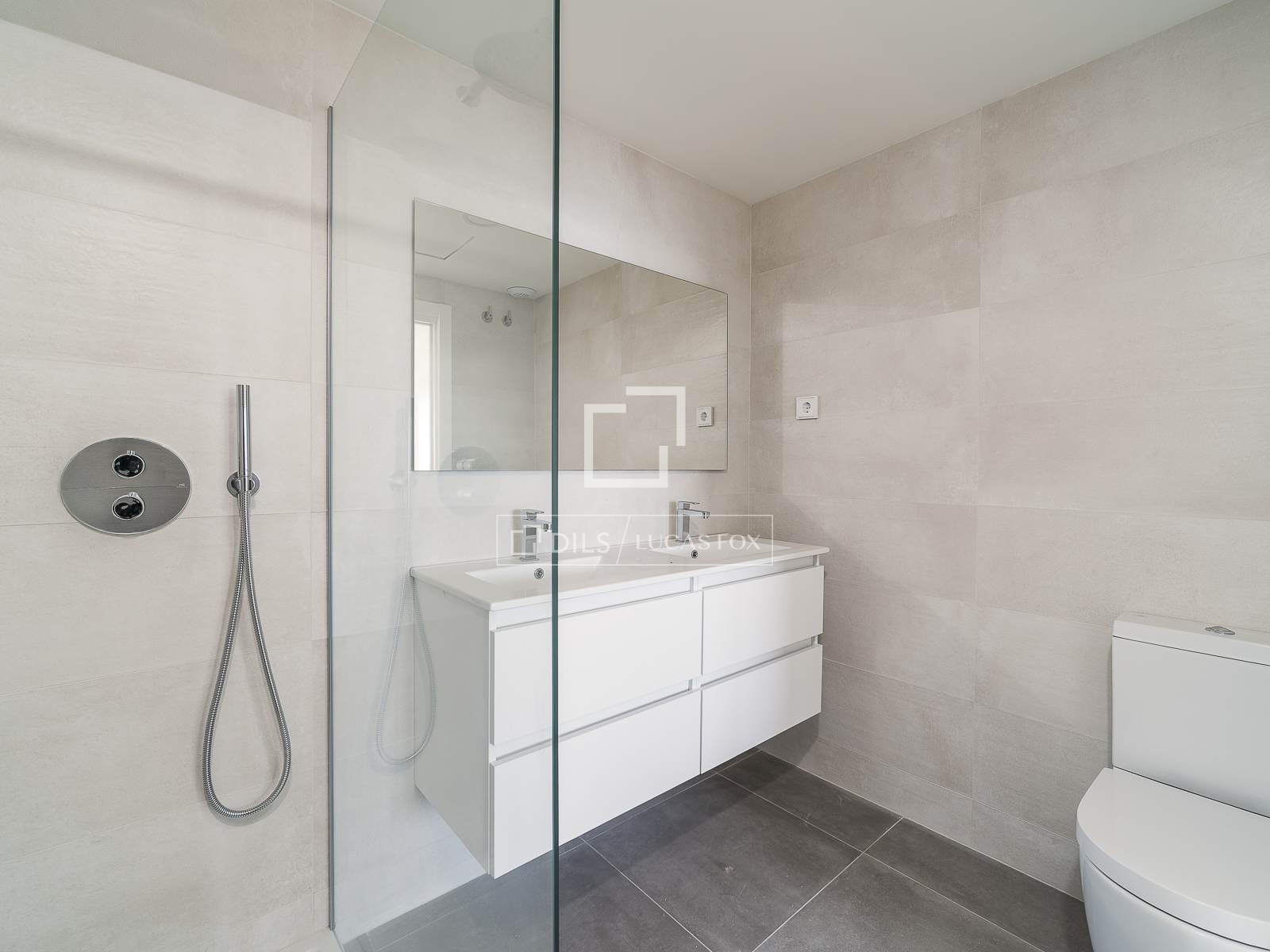 Wohnung in Barcelona, Spanien 3 Schlafzimmer, 93 m2 Nr. 192780