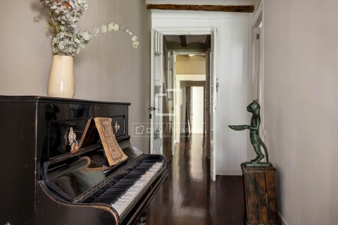 Huoneisto myytävänä Barcelona, Espanja, 3 makuuhuonetta, 118 m2 No. 192782 - kuva 9