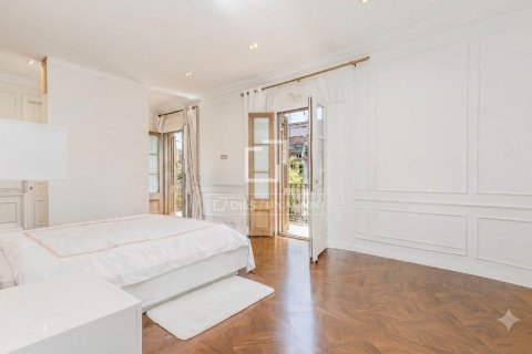 Huoneisto myytävänä Barcelona, Espanja, 4 makuuhuonetta, 190 m2 No. 192781 - kuva 27