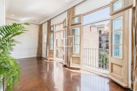 Huoneisto Barcelona, Espanja 4 makuuhuonetta, 190 m2 No. 192781