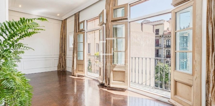 Huoneisto Barcelona, Espanja 4 makuuhuonetta, 190 m2 No. 192781