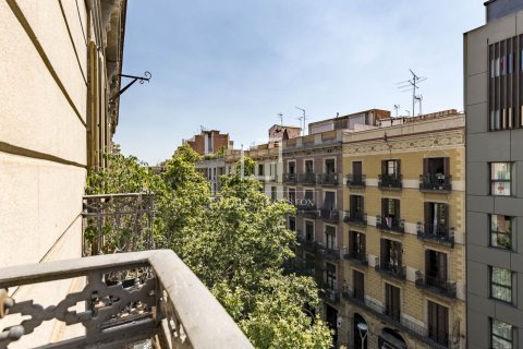 Huoneisto myytävänä Barcelona, Espanja, 4 makuuhuonetta, 190 m2 No. 192781 - kuva 23
