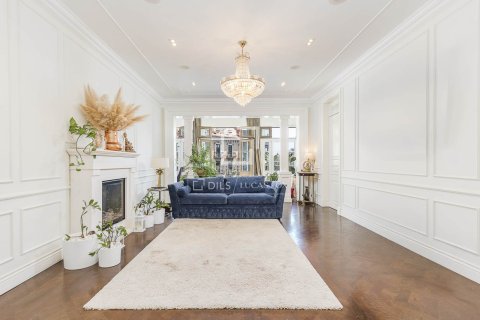 Huoneisto myytävänä Barcelona, Espanja, 4 makuuhuonetta, 190 m2 No. 192781 - kuva 3